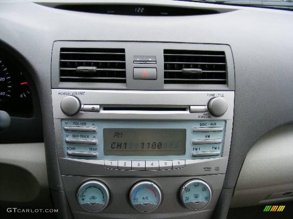 2007 Camry LE - Aloe Green Metallic / Bisque photo #18