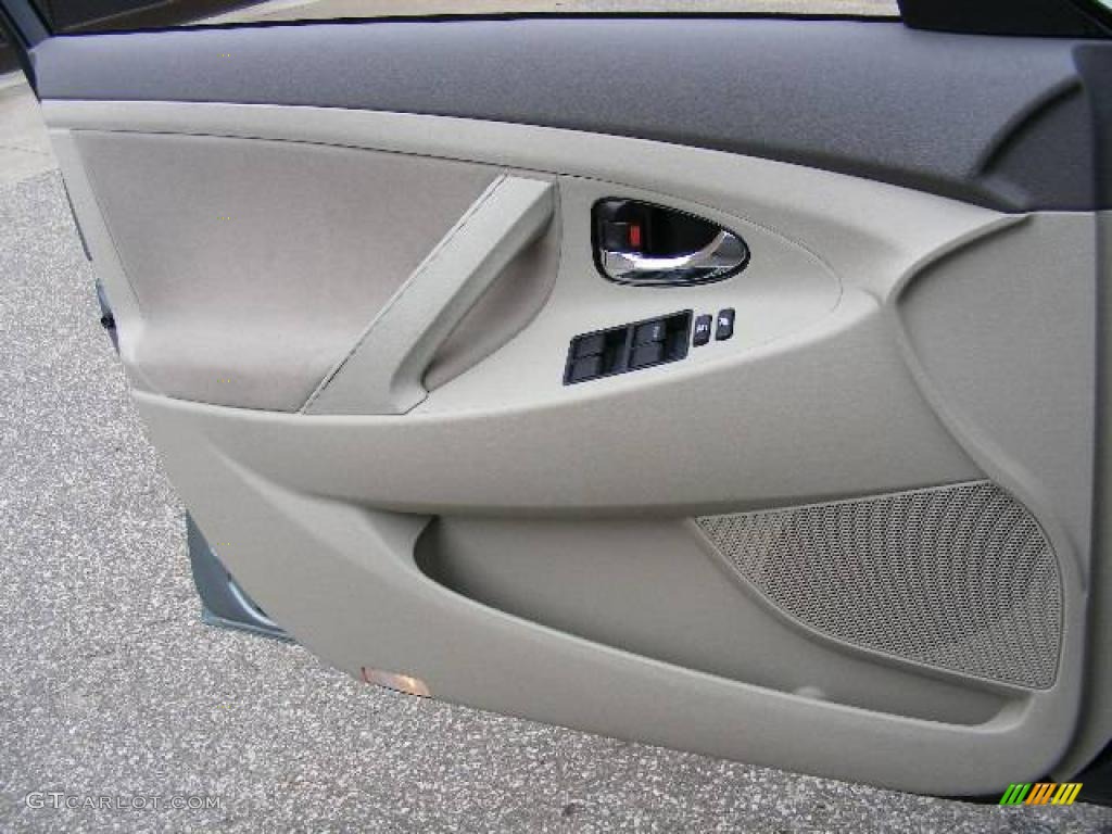 2007 Camry LE - Aloe Green Metallic / Bisque photo #22