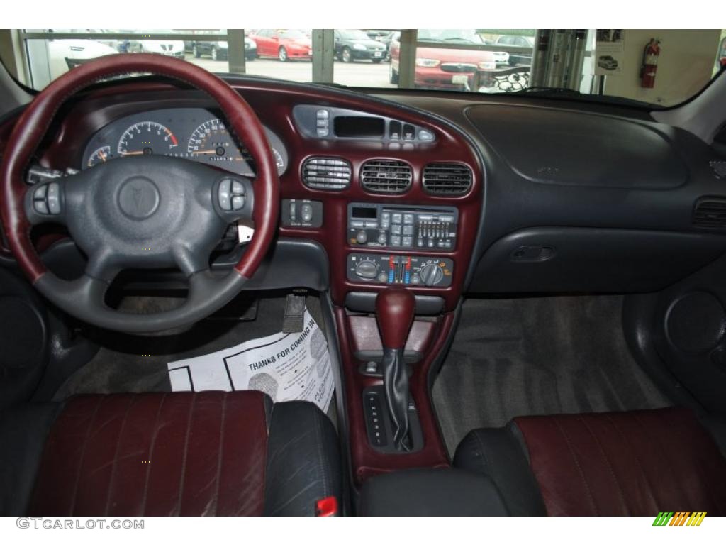 Ruby Red Interior 2002 Pontiac Grand Prix GT Sedan Photo #47090585