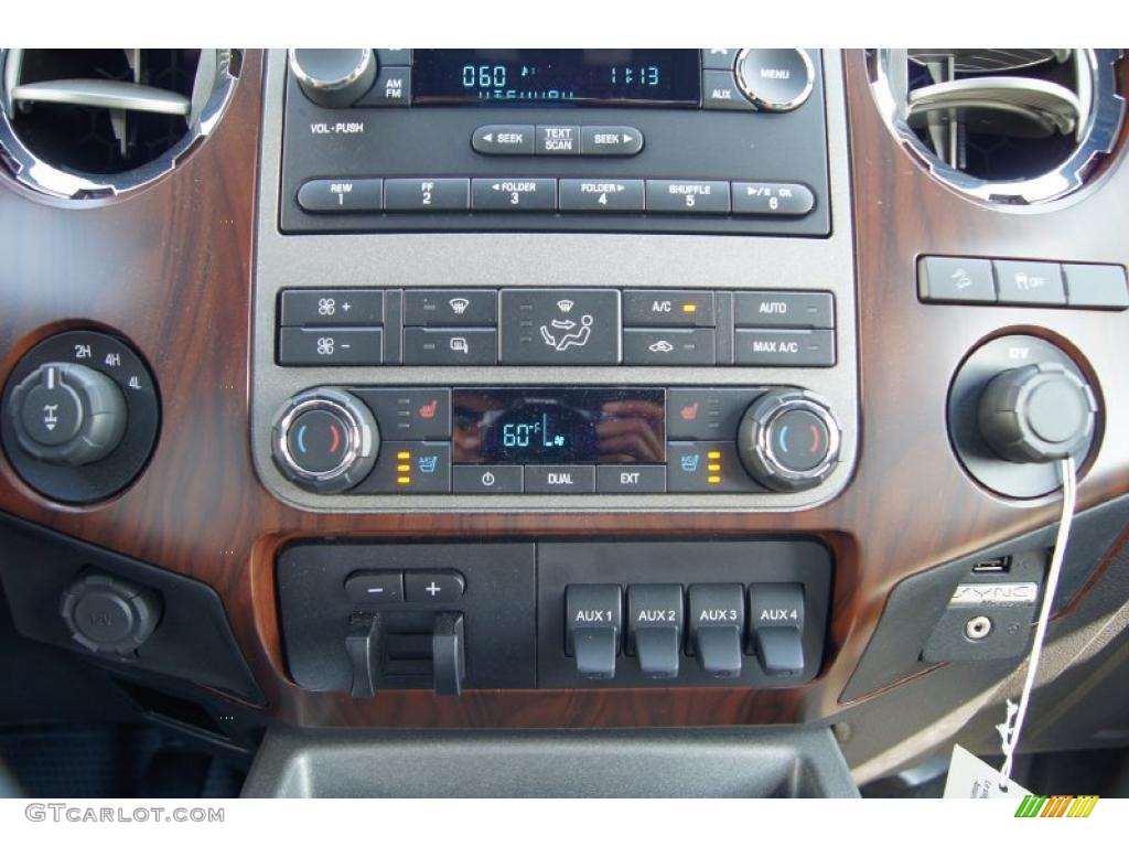 2011 Ford F250 Super Duty Lariat Crew Cab 4x4 Controls Photo #47094098