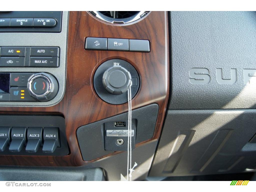 2011 Ford F250 Super Duty Lariat Crew Cab 4x4 Controls Photo #47094125