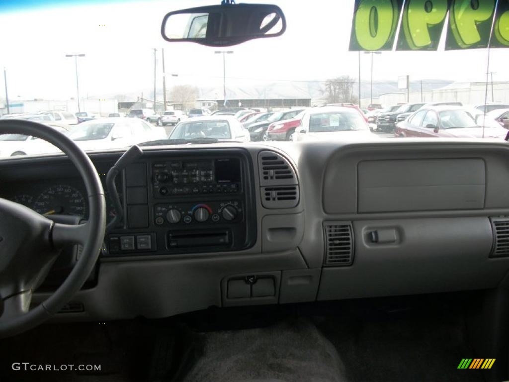 1998 Tahoe LS 4x4 - Light Pewter Metallic / Gray photo #9