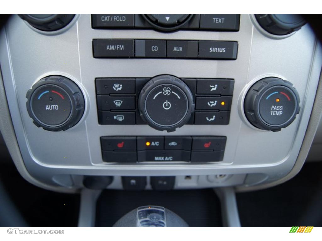 2009 Mercury Mariner Premier V6 Controls Photo #47095388