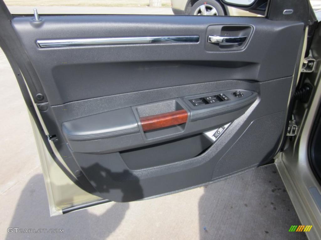 2010 Chrysler 300 C HEMI AWD Dark Slate Gray Door Panel Photo #47097561