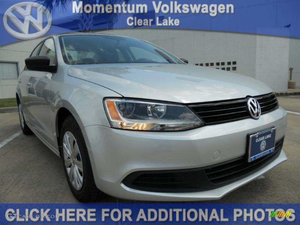 Reflex Silver Metallic Volkswagen Jetta