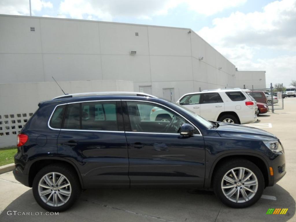 2011 Tiguan SEL - Night Blue Metallic / Charcoal photo #8