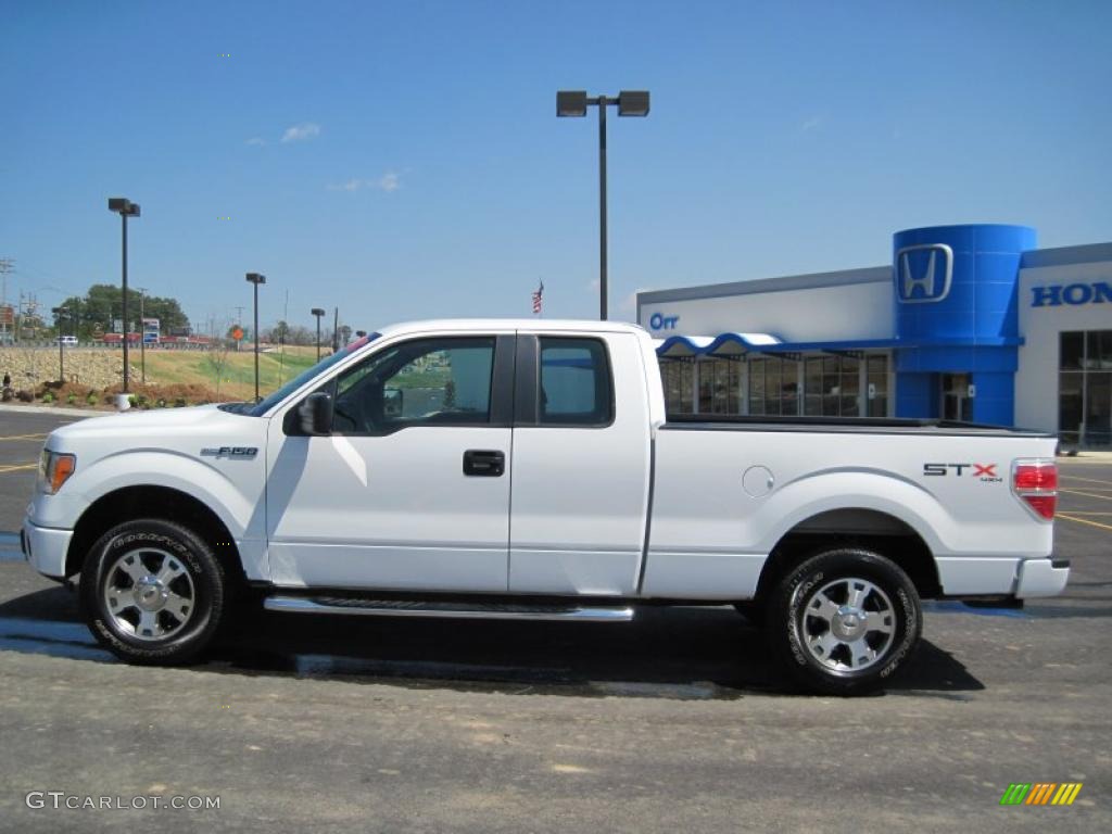 2009 F150 STX SuperCab 4x4 - Oxford White / Stone/Medium Stone photo #2