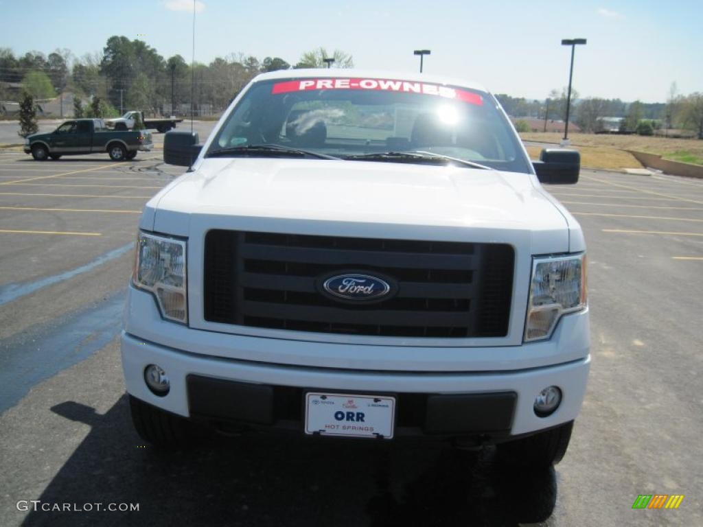 2009 F150 STX SuperCab 4x4 - Oxford White / Stone/Medium Stone photo #8