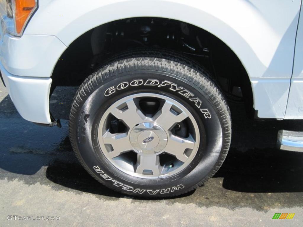 2009 F150 STX SuperCab 4x4 - Oxford White / Stone/Medium Stone photo #9
