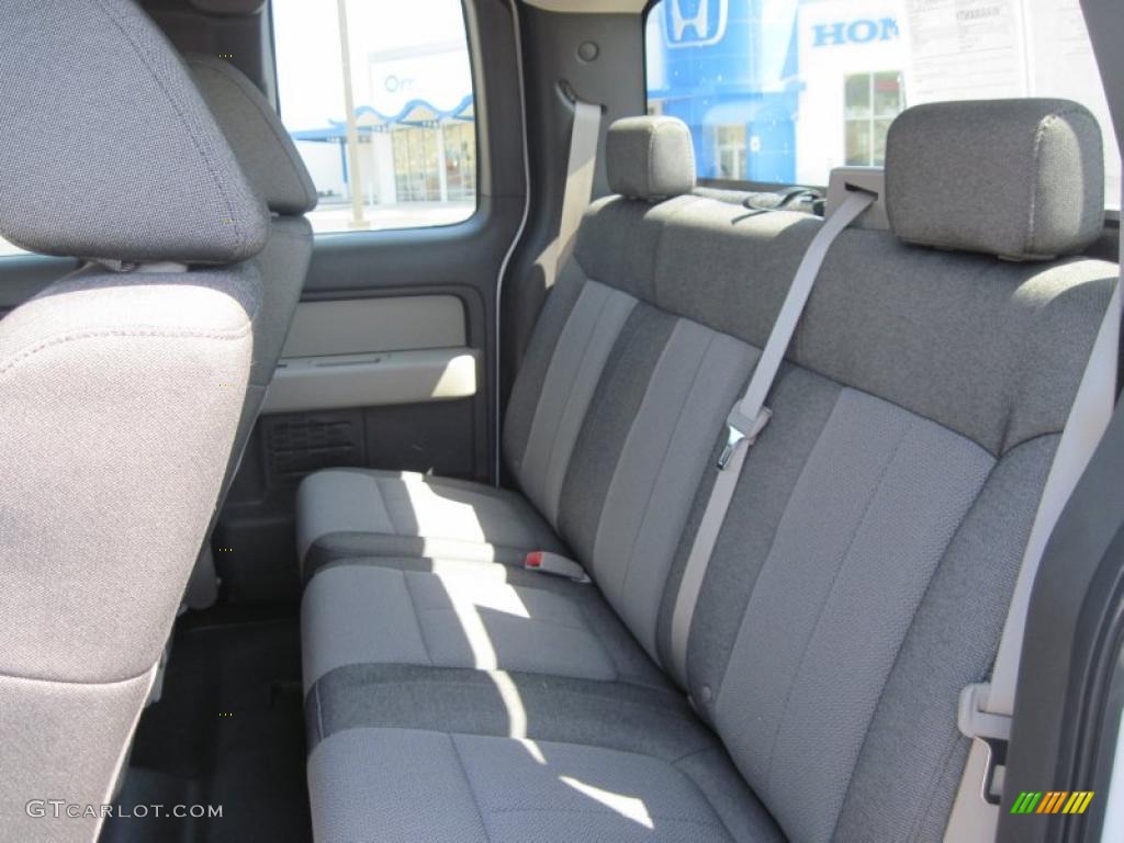 2009 F150 STX SuperCab 4x4 - Oxford White / Stone/Medium Stone photo #11