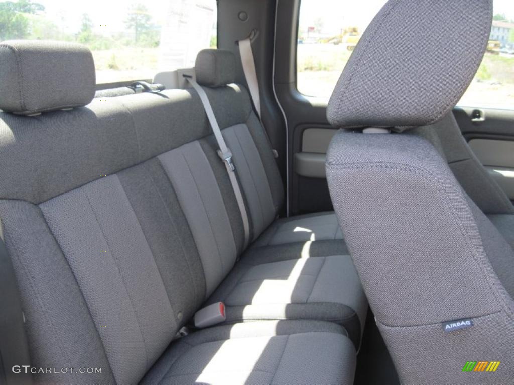 2009 F150 STX SuperCab 4x4 - Oxford White / Stone/Medium Stone photo #12