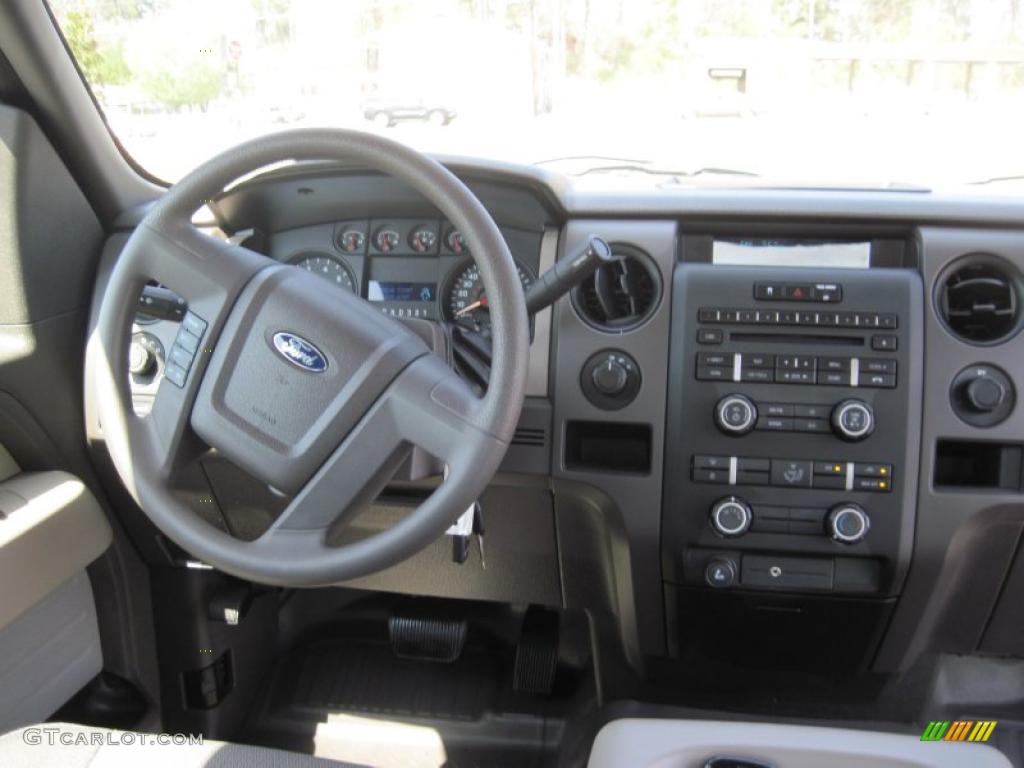 2009 Ford F150 STX SuperCab 4x4 Stone/Medium Stone Dashboard Photo #47102477