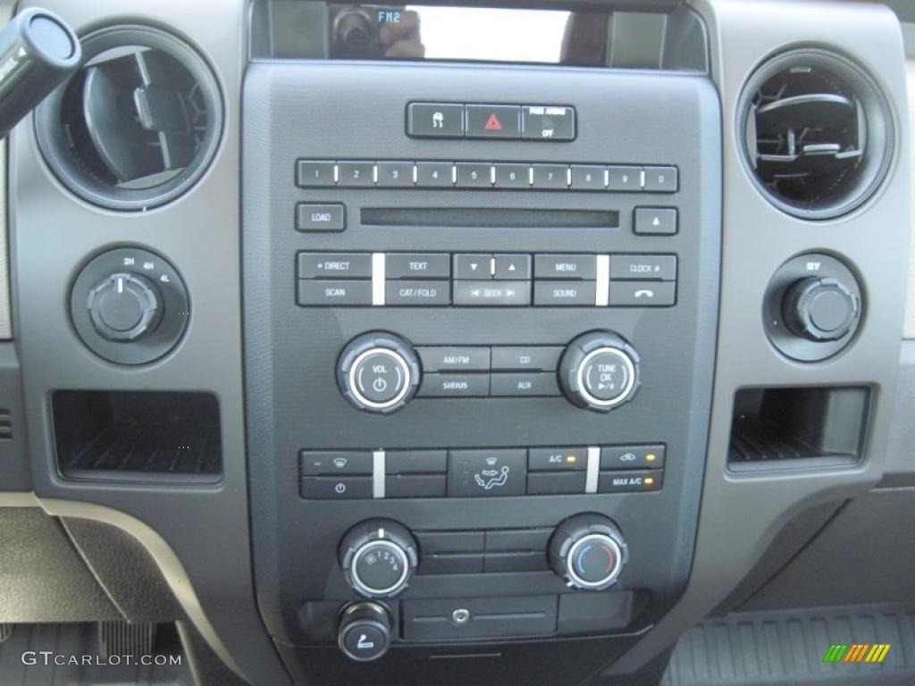 2009 F150 STX SuperCab 4x4 - Oxford White / Stone/Medium Stone photo #15