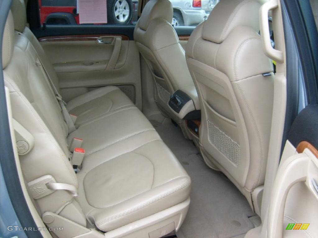 Tan Interior 2007 Saturn Outlook XR AWD Photo #47102585