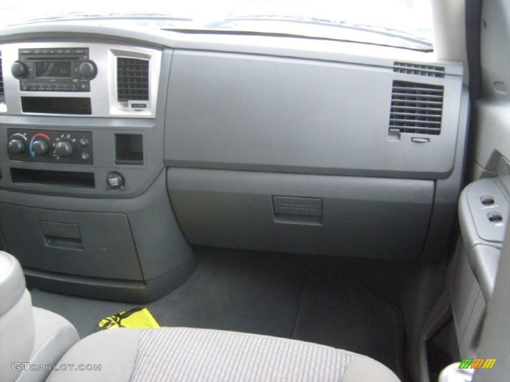 2007 Ram 1500 SLT Quad Cab 4x4 - Bright Silver Metallic / Medium Slate Gray photo #19