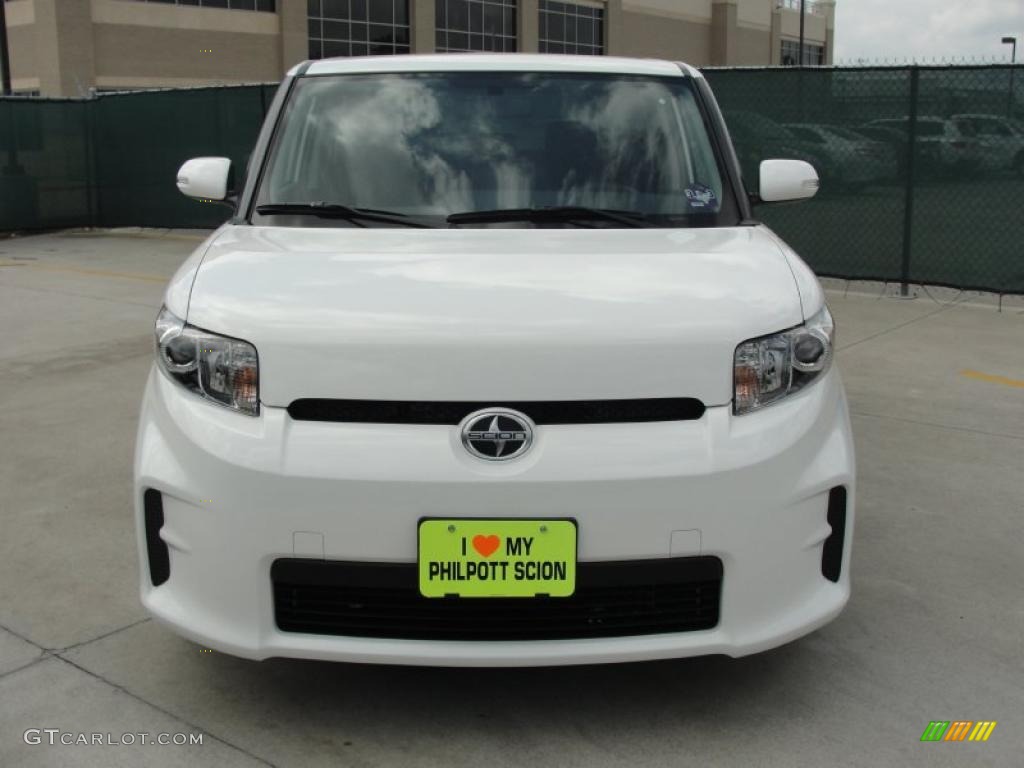 2011 xB  - Super White / Gray photo #8