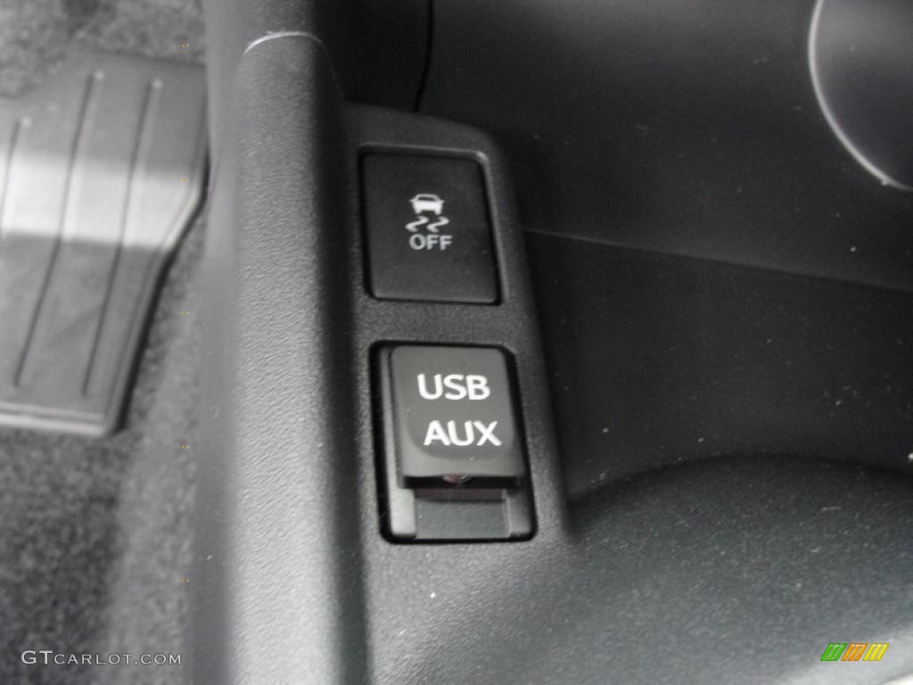 2011 Scion tC Standard tC Model Controls Photo #47108045