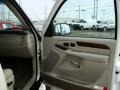 White Diamond - Escalade ESV AWD Photo No. 28