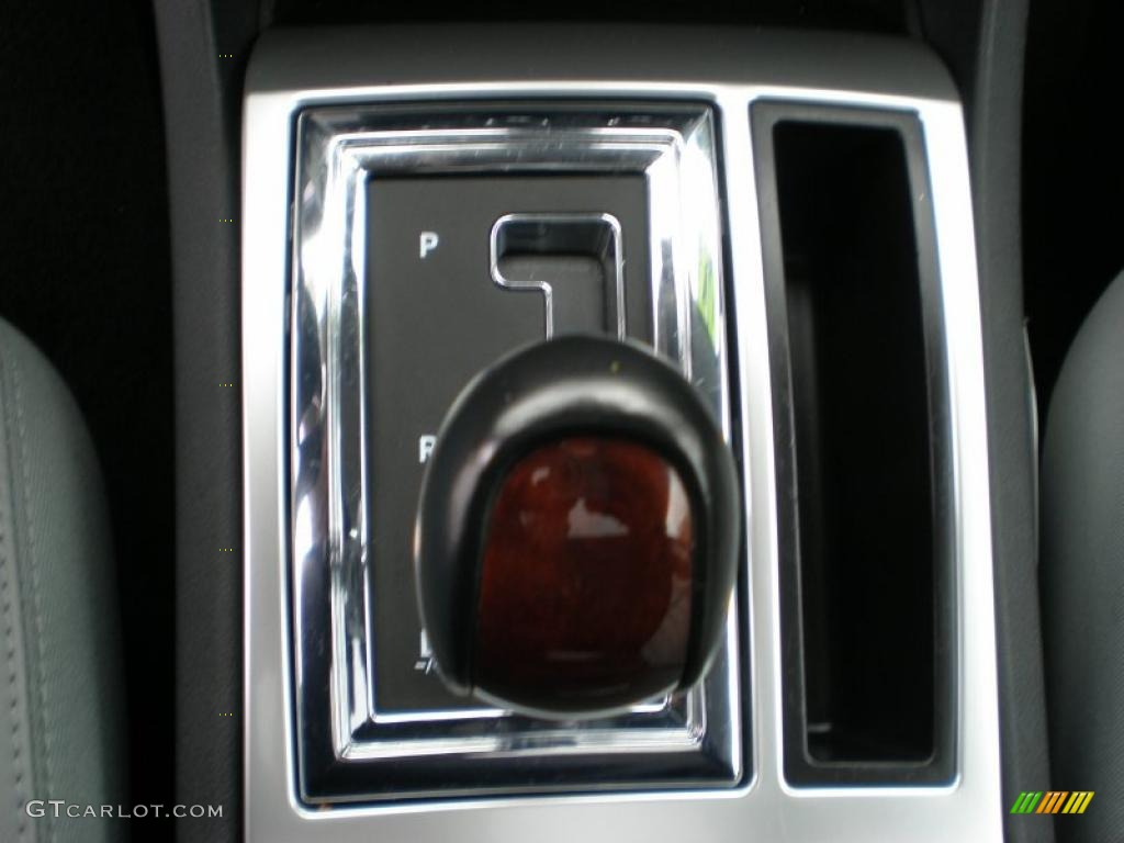 2007 Chrysler 300 C HEMI AWD Transmission Photos