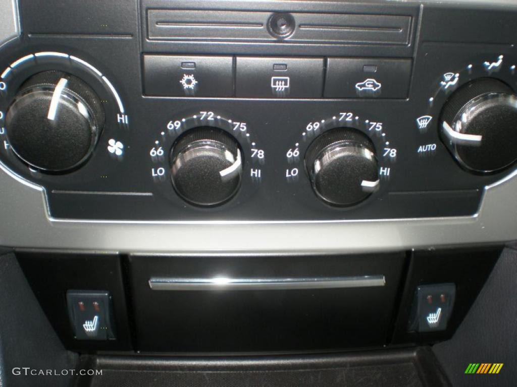 2007 Chrysler 300 C HEMI AWD Controls Photo #47114810