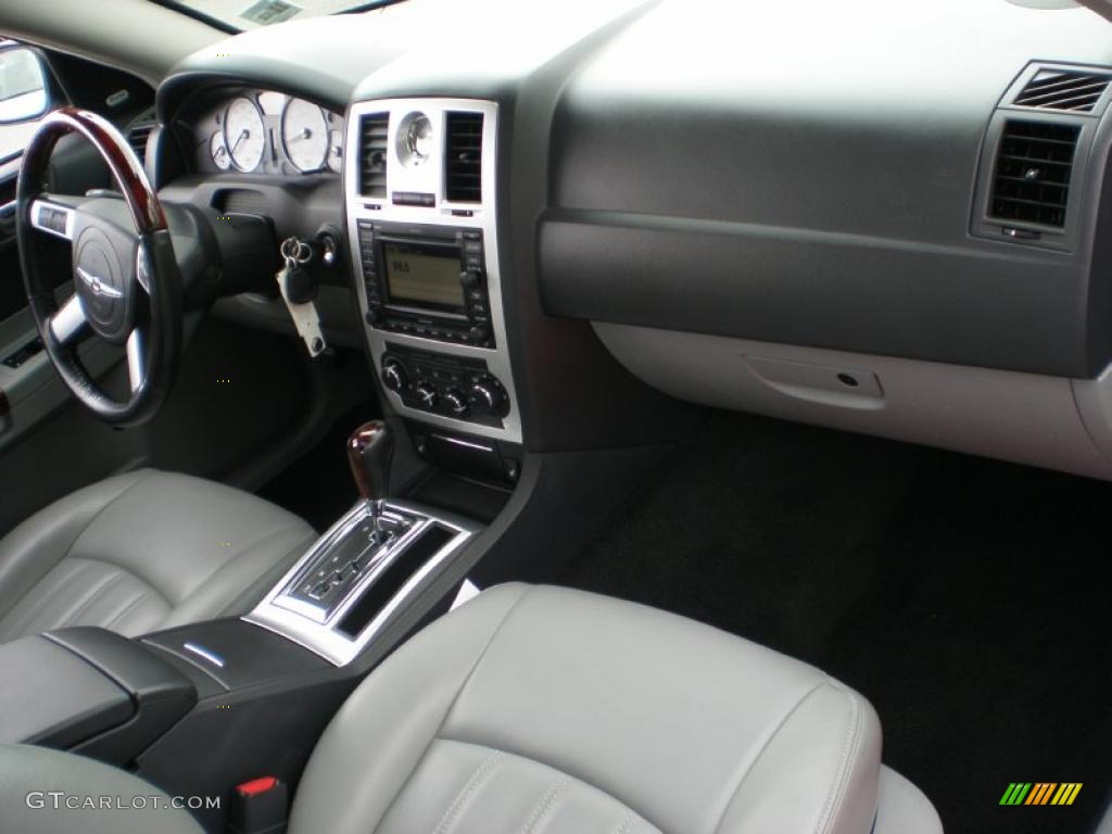 2007 Chrysler 300 C HEMI AWD Dark Slate Gray/Light Slate Gray Dashboard Photo #47114918