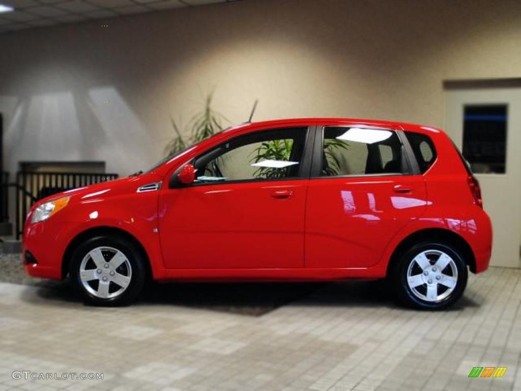 2010 Aveo Aveo5 LT - Sport Red / Charcoal photo #5