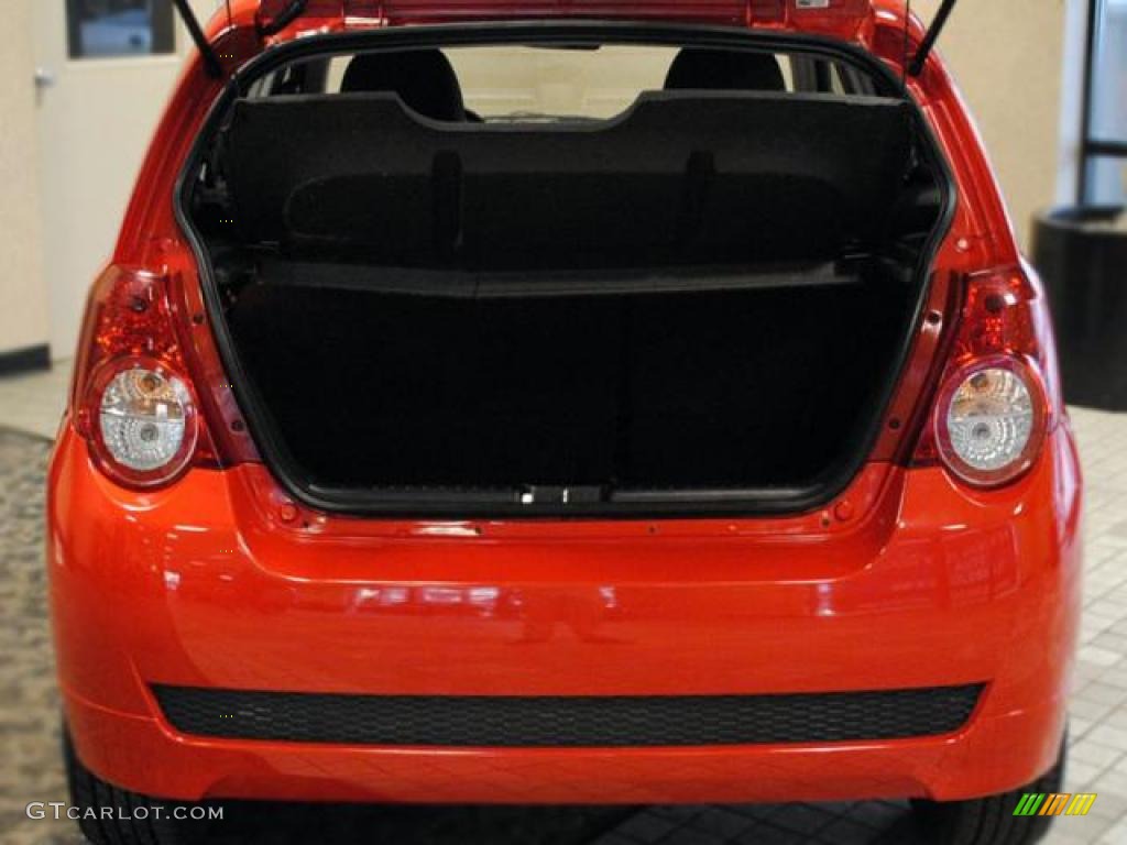 2010 Aveo Aveo5 LT - Sport Red / Charcoal photo #18