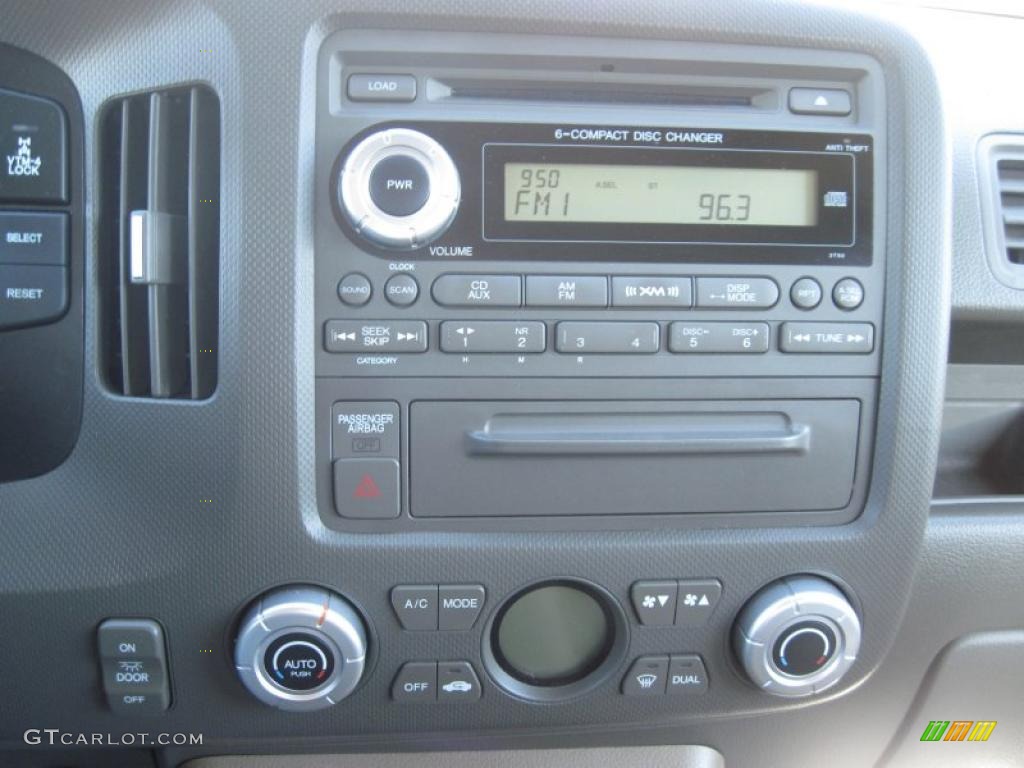 2007 Honda Ridgeline RTL Controls Photos