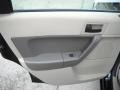 Black - Focus SE Sedan Photo No. 12