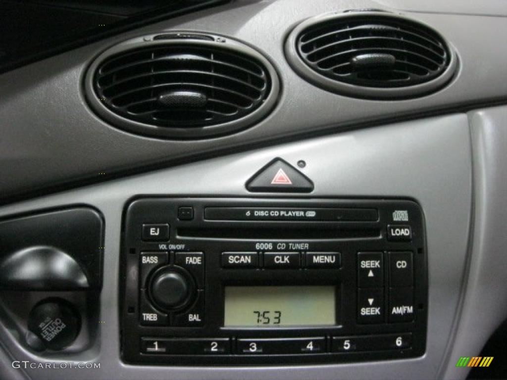 2002 Ford Focus ZX3 Coupe Controls Photo #47121620