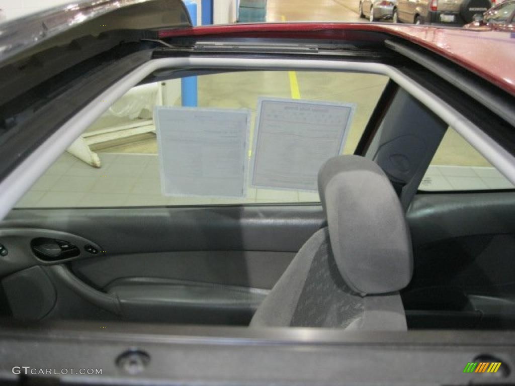 2002 Ford Focus ZX3 Coupe Sunroof Photos