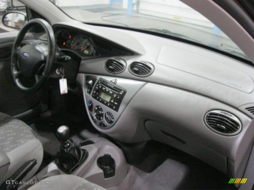 2002 Ford Focus ZX3 Coupe Medium Graphite Dashboard Photo #47121759