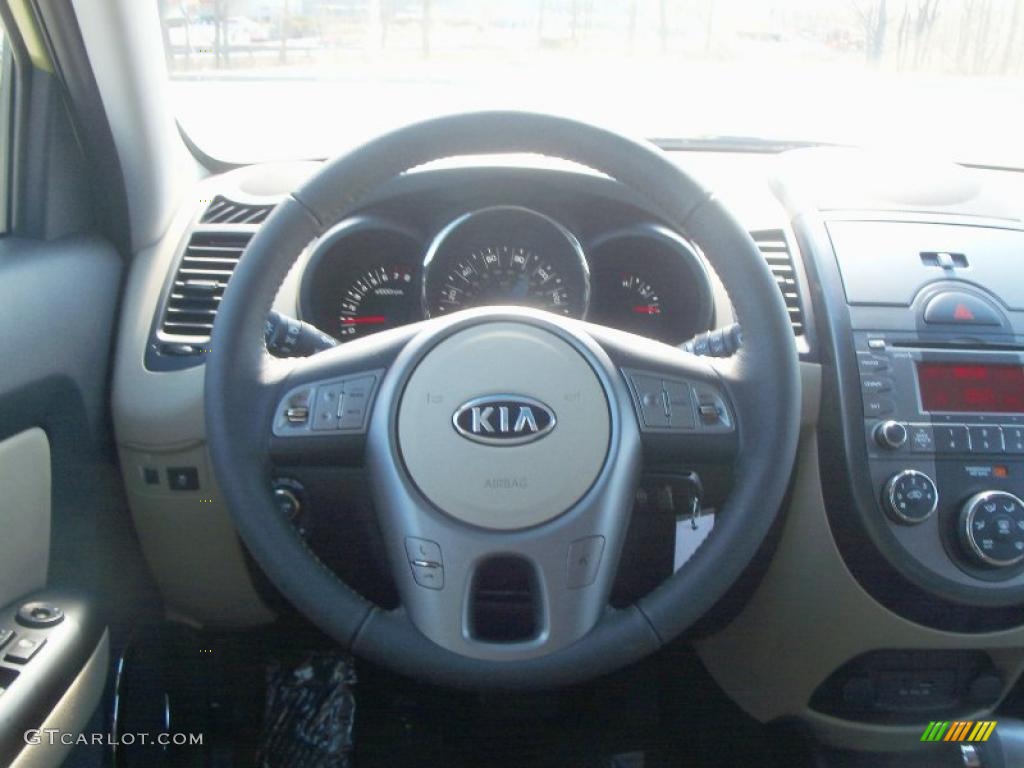 2011 Kia Soul ! Sand/Black Houndstooth Cloth Steering Wheel Photo #47123364