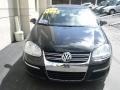 Black - Jetta SE Sedan Photo No. 6