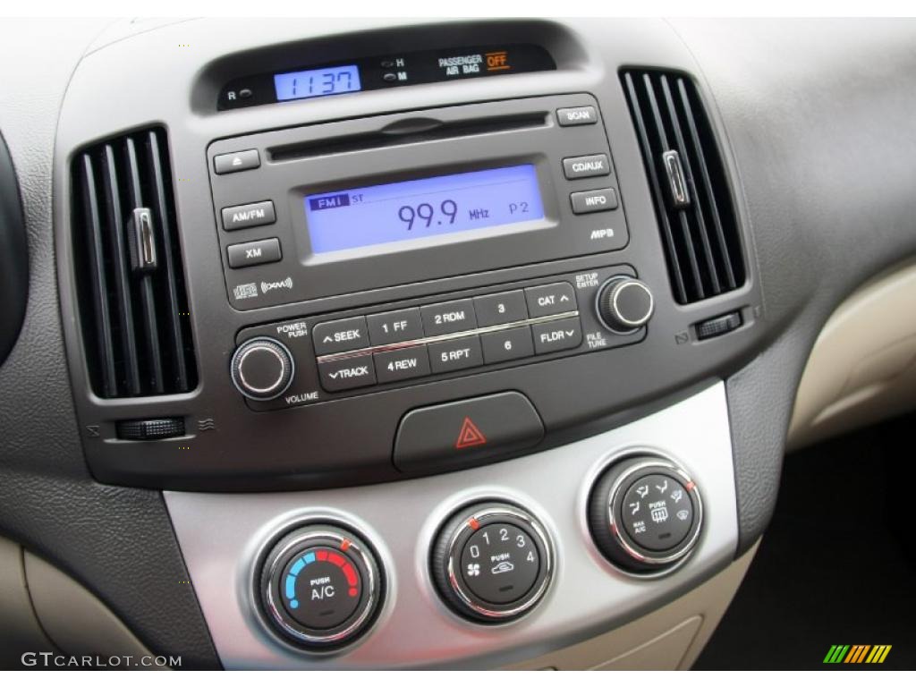 2010 Hyundai Elantra GLS Controls Photo #47124099