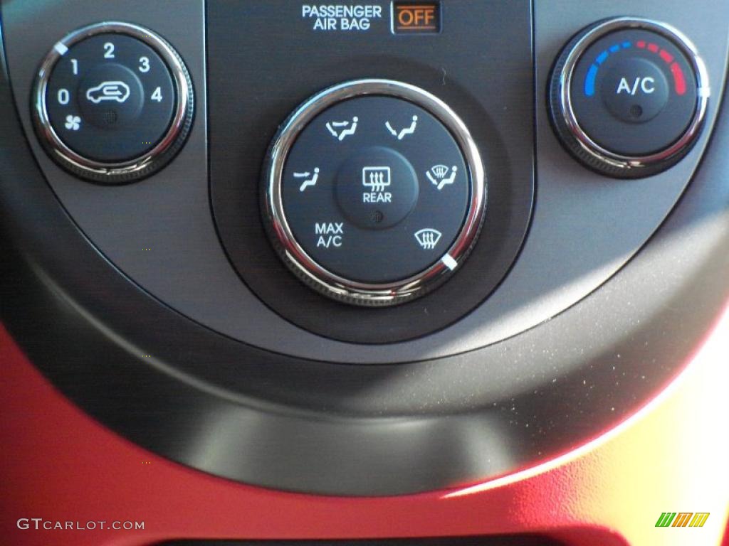 2011 Kia Soul Sport Controls Photo #47125308