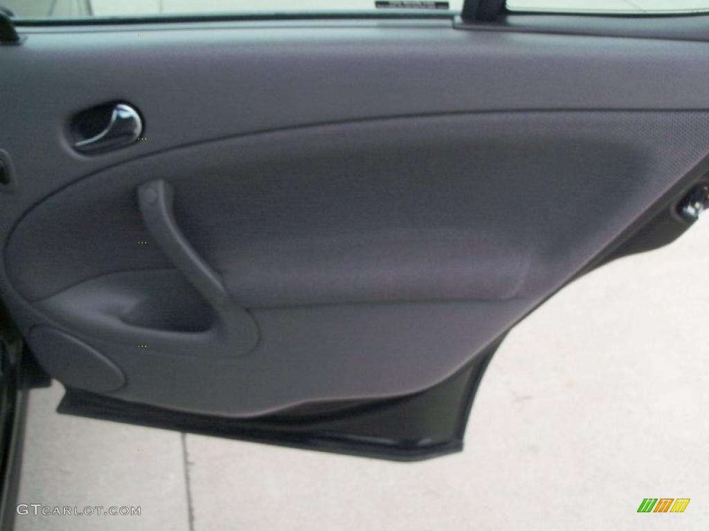 2002 Saab 9-5 Linear Sedan Charcoal Grey Door Panel Photo #47125644