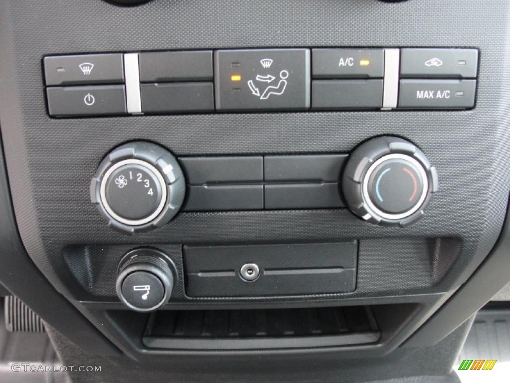 2011 Ford F150 XL SuperCab Controls Photo #47127204