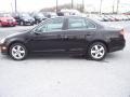 Black - Jetta SE Sedan Photo No. 2