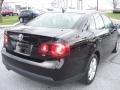 Black - Jetta SE Sedan Photo No. 6