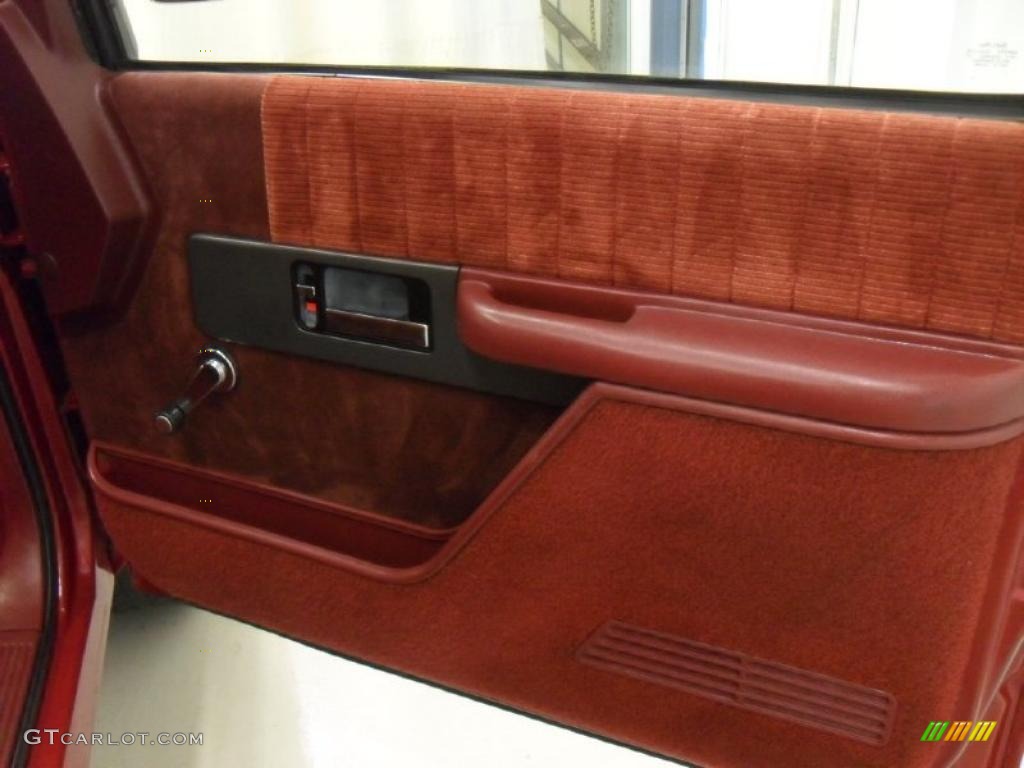 1992 Chevrolet C/K K1500 Regular Cab 4x4 Red Door Panel Photo #47128680