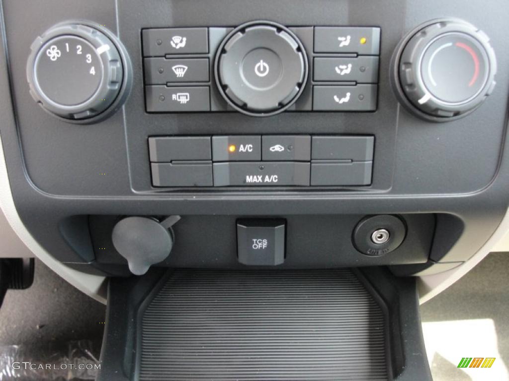 2011 Ford Escape XLS Controls Photo #47128950