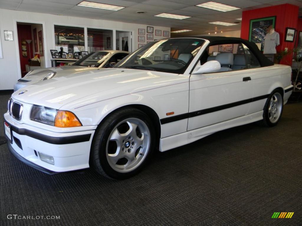 Alpine White BMW M3