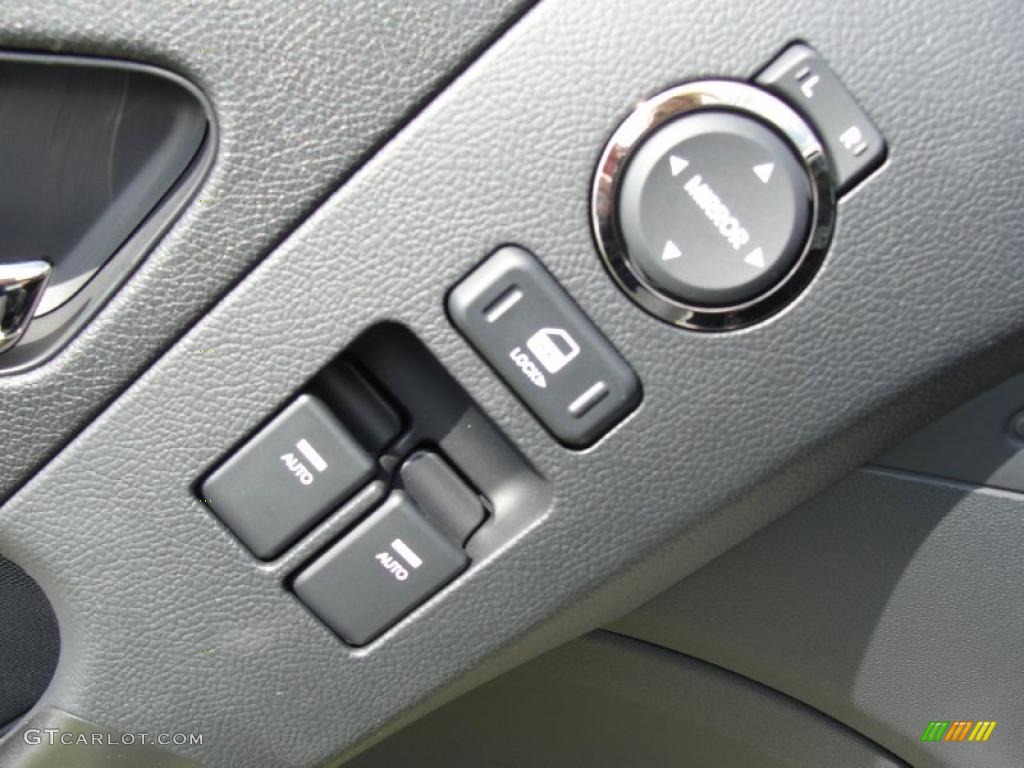 2011 Hyundai Genesis Coupe 2.0T Controls Photo #47130519