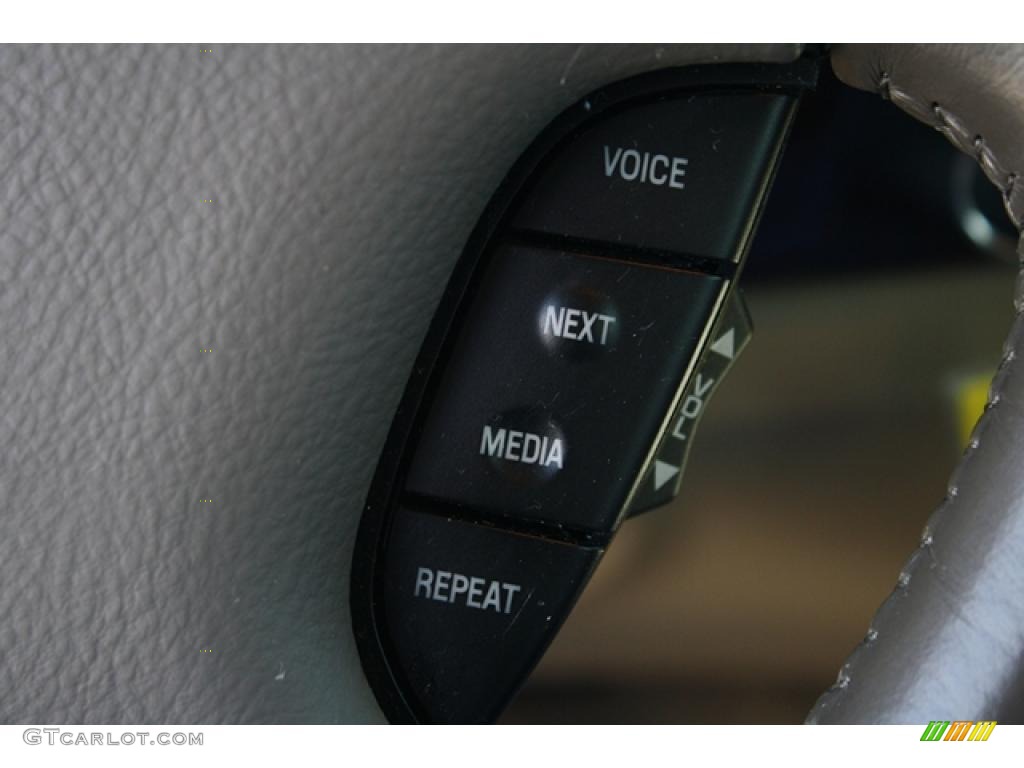 2006 Lincoln LS V8 Controls Photo #47130816