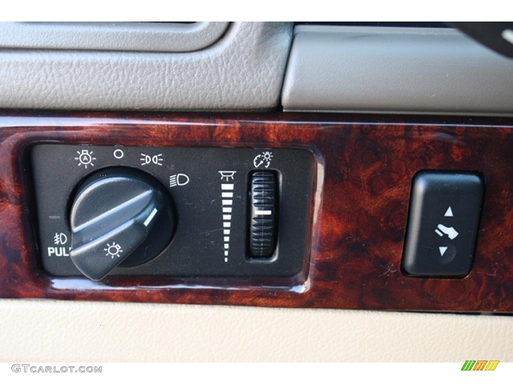 2006 Lincoln LS V8 Controls Photo #47130930