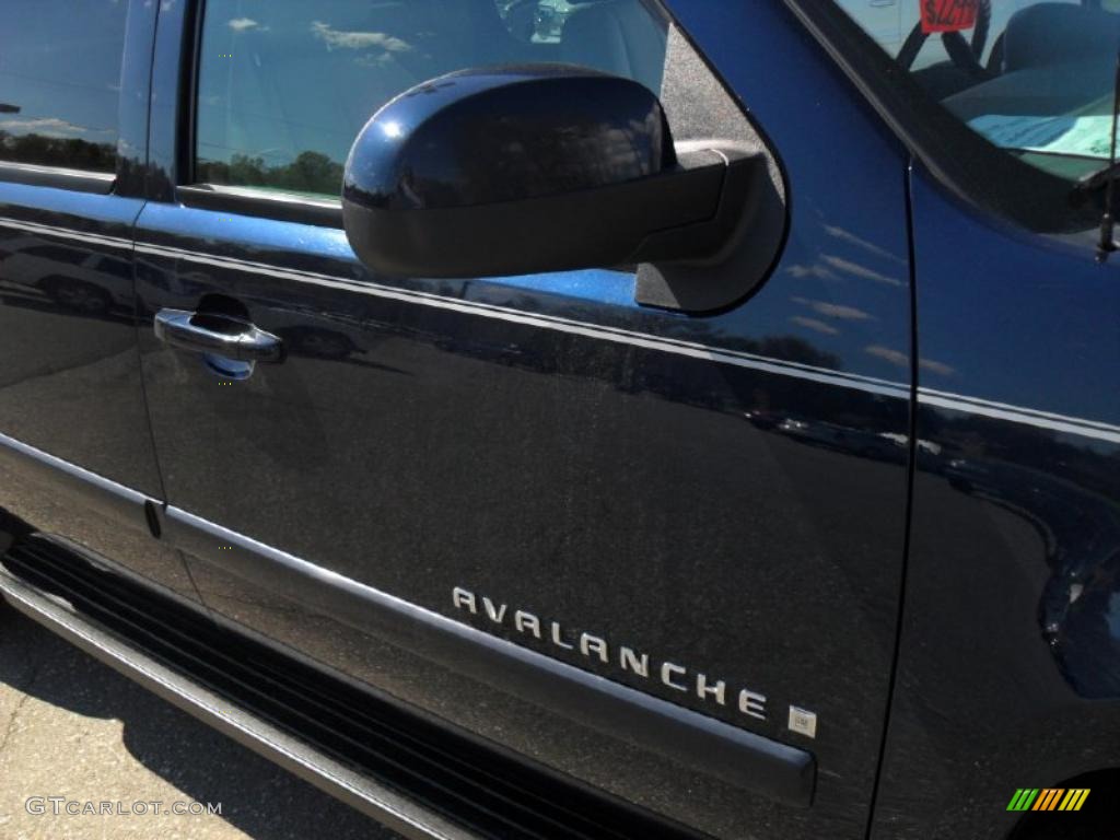 2007 Avalanche LTZ 4WD - Dark Blue Metallic / Light Titanium/Ebony photo #25