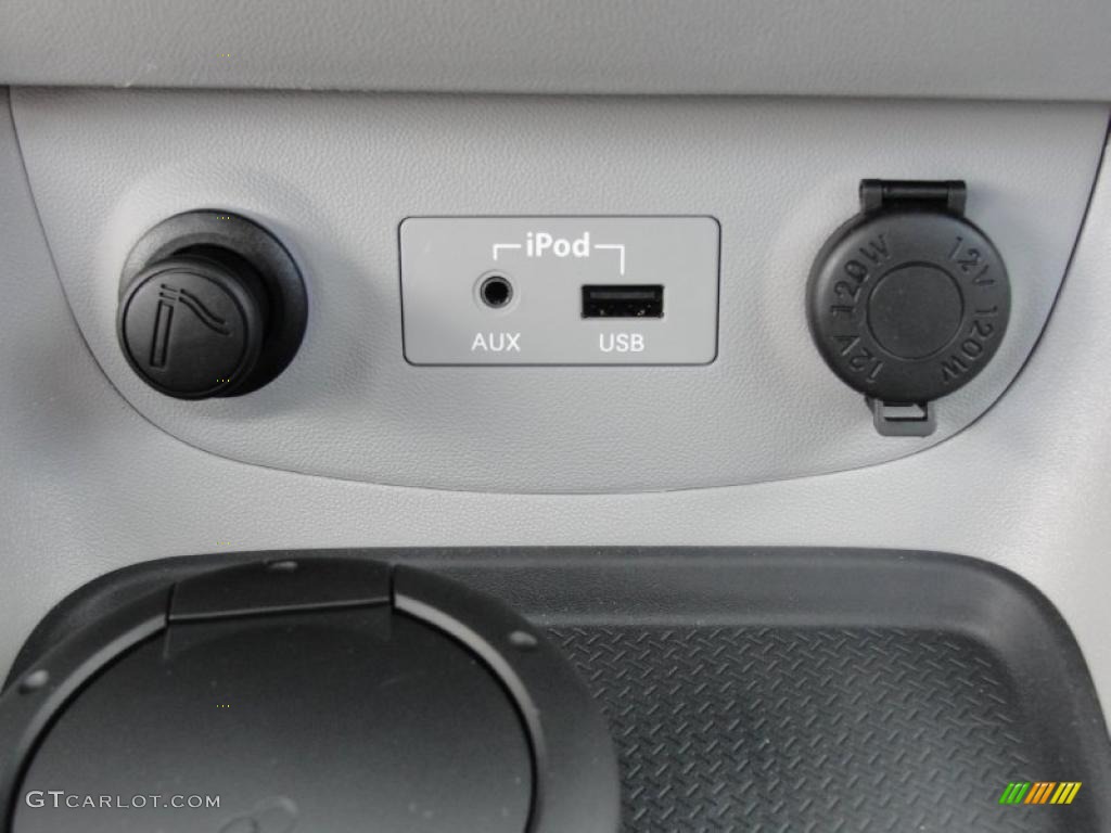 2011 Hyundai Accent GLS 4 Door Controls Photo #47131206