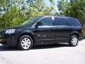 2008 Brilliant Black Crystal Pearlcoat Chrysler Town & Country Touring Signature Series  photo #50