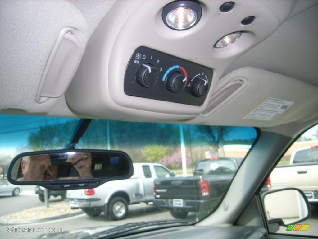 2003 Tahoe LS 4x4 - Sandalwood Metallic / Gray/Dark Charcoal photo #19